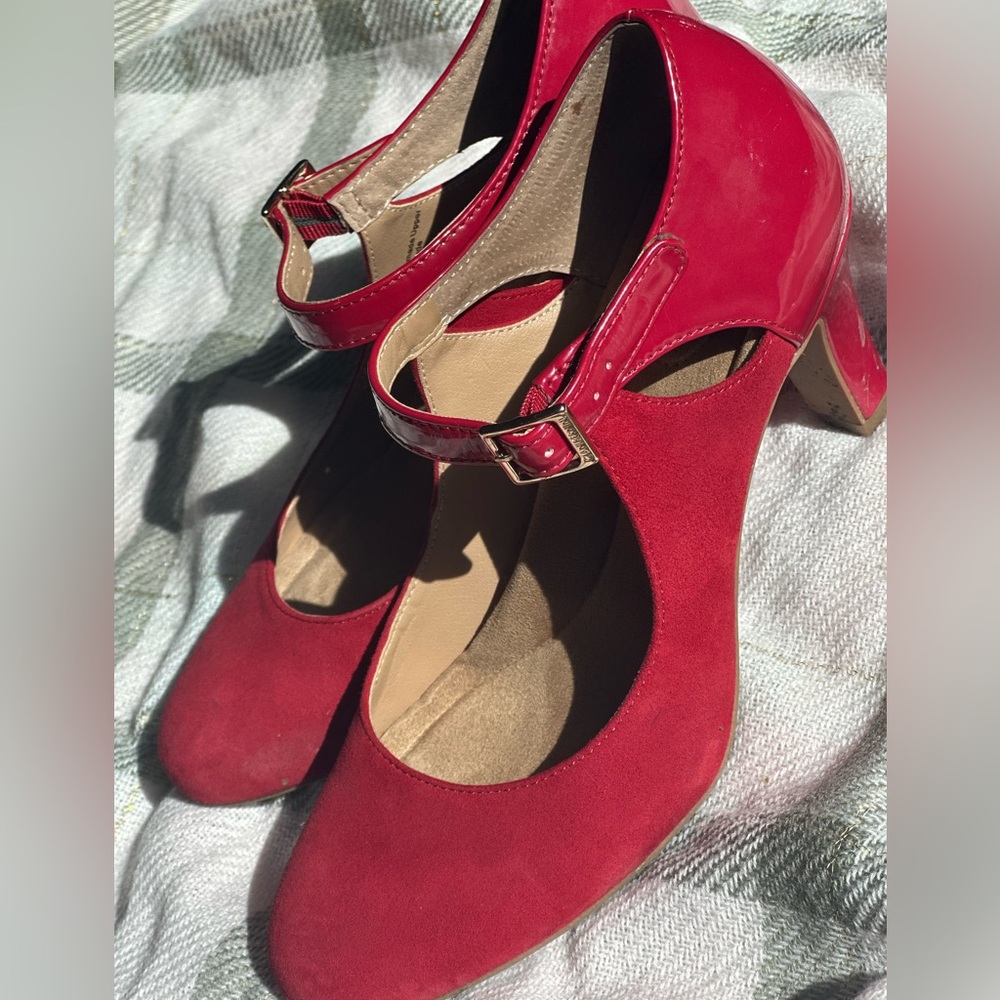 Giani Bernini ruby red high heels!
$30!!